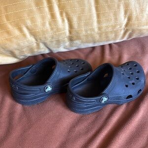 Black Crocs